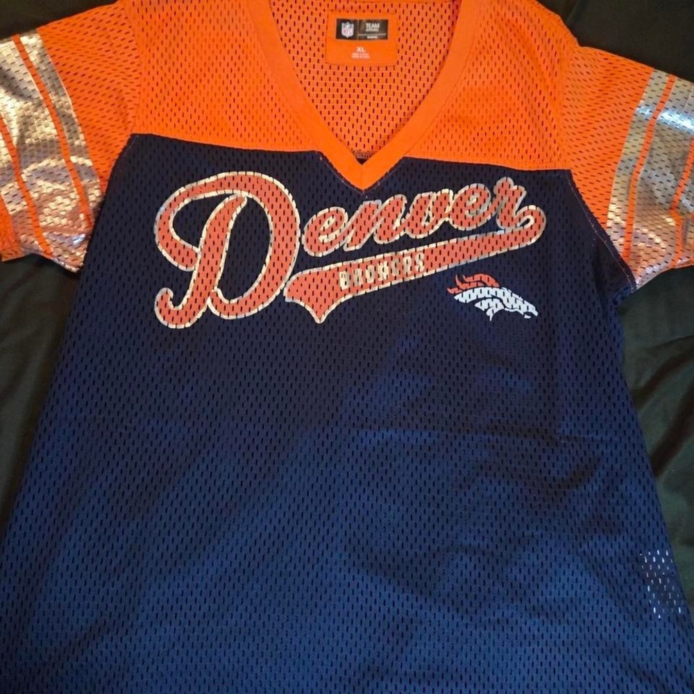 NFL Denver Broncos Women's XL navy blue jersey/shirt